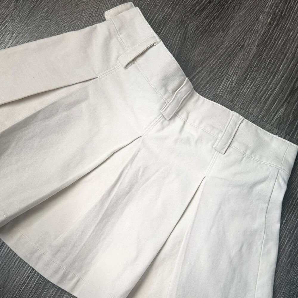 Aritzia Women's White and Cream Skirt